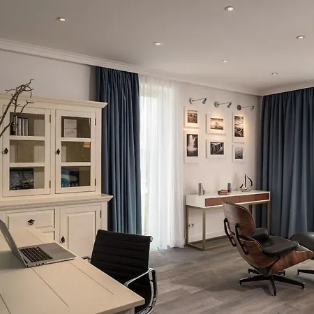 Pilot Ruegen - Luxury 4 * Breege
